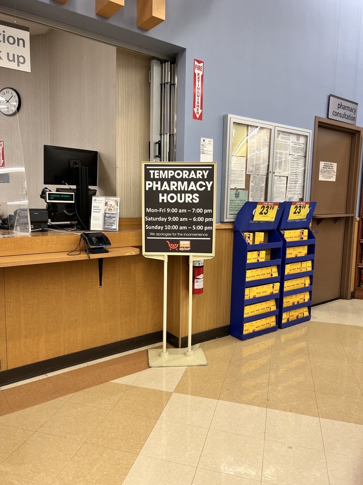 KING SOOPERS Updated August 2024 37 Photos & 61 Reviews 18211 E