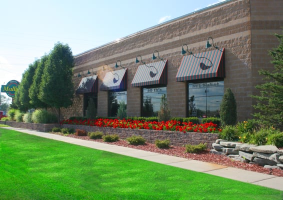 Mallie's Sports Grill & Bar by null