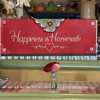 Hometown Country Kitchen - Dining area - Comfort Food Near Me - Henderson, Nevada Hometown Country Kitchen - Dining area - Comfort Food Near Me - Henderson, Nevada