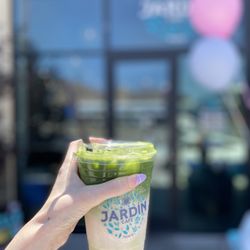 Jardin Cafe - Outside