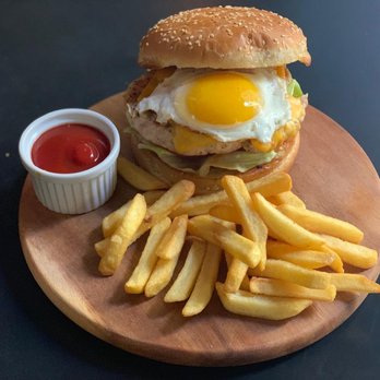 Harat's - Irish Pub Near Me - Florence, FI