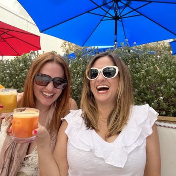 Netflix Bites - Me & Monica enjoying Sunday brunch! - American Near Me - Los Angeles, California