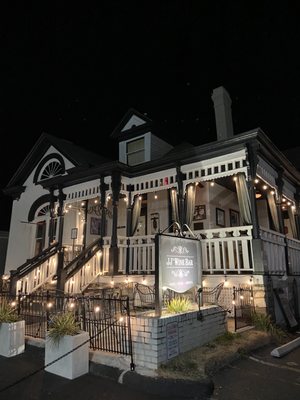 JJ's Wine Bar by null