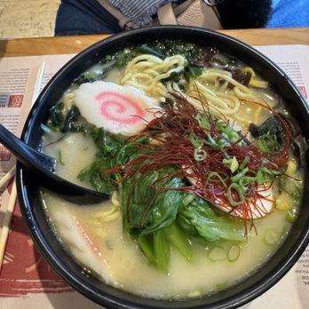 Hot Woks Cool Sushi - Ramen Spicy Garlic Very Tasty 9.3/10 - Sushi Bars Near Me - Chicago, Illinois