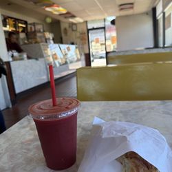 Great at fresh juices! Good donuts and it's very clean!