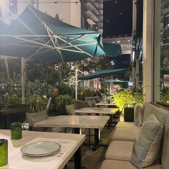 Sixty Vines - New American Near Me - Miami, Florida