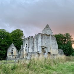Minster Lovell Hall & Dovecote - Minster Lovell Hall ruins in the Cotswolds