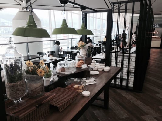Chase Sapphire Lounge by The Club HKG by null