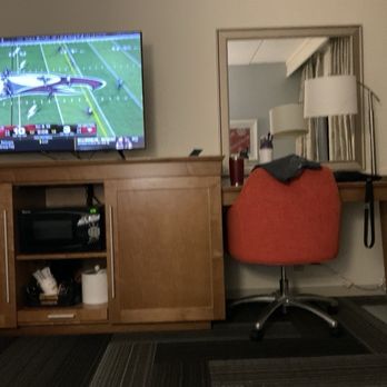 Hampton Inn Pittsburgh/Monroeville - Big tv - Hotels Near Me - Monroeville, Pennsylvania