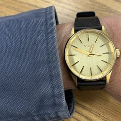 Pacific Gold Traders - Nixon gold watch at a bargain price!