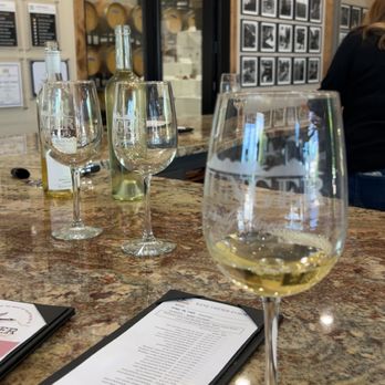 Munger Family Vineyard - Cheers ! First of the flight - Wineries Near Me - Sutter, California