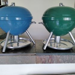 Ace Hardware - Love these!!! Kettle BBQ bird feeders