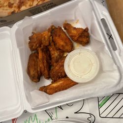 Sunny & Jillian's Pizza & Pub - Wings