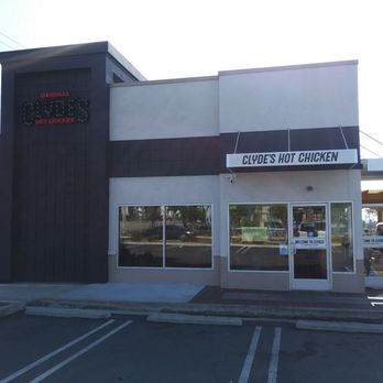 Clyde's Hot Chicken - Clydes Hot chicken - Chicken Shop Near Me - Montclair, California