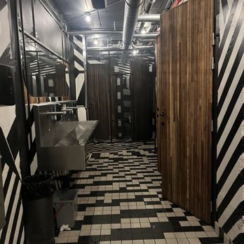 Wolf - Food Court Near Me - Brussel, BRU Wolf - Food Court Near Me - Brussel, BRU