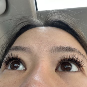Queen Lash And Brow - Classic lash extensions - Eyebrow Services Near Me - Philadelphia, Pennsylvania