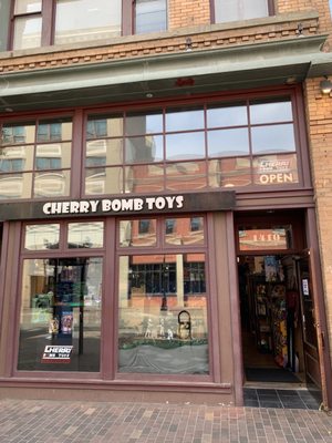 Cherry Bomb Toys by null