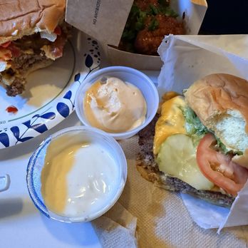 Shake Shack Walnut Creek - Smokehouse burger, shack burger, Korean k wings, ranch and shack sauce - Burgers Near Me - Walnut Creek, California Shake Shack Walnut Creek - Smokehouse burger, shack burger, Korean k wings, ranch and shack sauce - Burgers Near Me - Walnut Creek, California