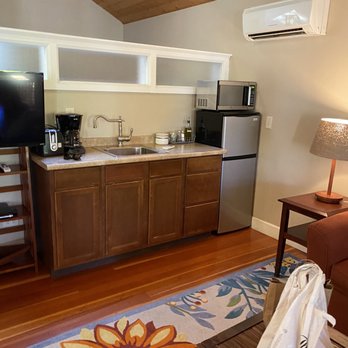 Coho Cottages - Kitchenette - Vacation Rentals Near Me - Willow Creek, California