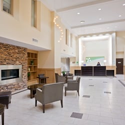 Holiday Inn Hotel & Suites Surrey East - Cloverdale - Holiday Inn Surrey langley whiterock area lobby