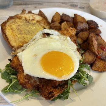 Shorehouse Kitchen - Fried Chicken Sandwich w/ House Potatoes - Coffee & Tea Near Me - La Jolla, California Shorehouse Kitchen - Fried Chicken Sandwich w/ House Potatoes - Coffee & Tea Near Me - La Jolla, California