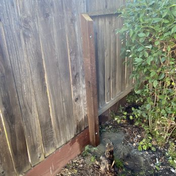 High Quality Fence - Strongly attached posts - Fences & Gates Near Me - Manteca, California High Quality Fence - Strongly attached posts - Fences & Gates Near Me - Manteca, California