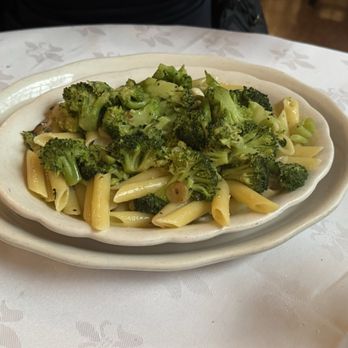 Gargiulo's - Ziti and broccoli in garlic and oil - Italian Near Me - Brooklyn, New York