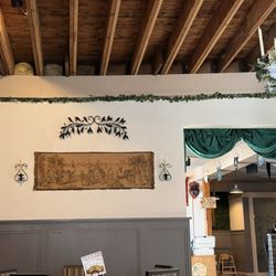 Captain Scurvy's Black Dragon Pub - Decorations of the restaurant.