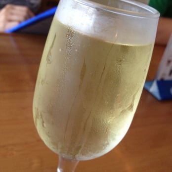 Cracked Conch Cafe - Wine - Seafood Near Me - Marathon, Florida