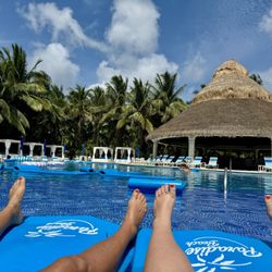 Paradise Beach - Clean clear fantastic pool