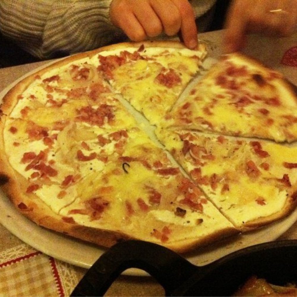 La Taverne Alsacienne - Tartes Flambees - Restaurants Near Me - Riquewihr, 68