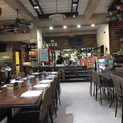 Matutina's and Gerry's Seafood House - Interior