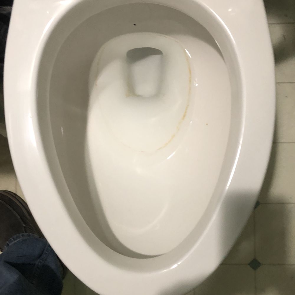 Simmer Motel - Water stain in bottom of toilet - Hotels Near Me - Wamego, Kansas Simmer Motel - Water stain in bottom of toilet - Hotels Near Me - Wamego, Kansas
