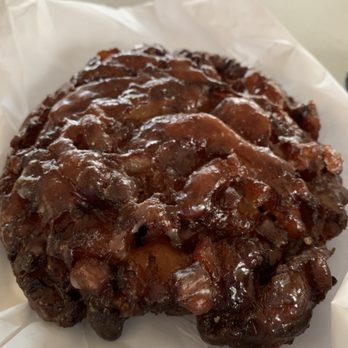 Randy's Donuts - Apple fritter - Donuts Near Me - Torrance, California Randy's Donuts - Apple fritter - Donuts Near Me - Torrance, California