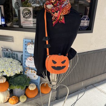 Robin's Nest - Gift Shops Near Me - Winthrop, Massachusetts
