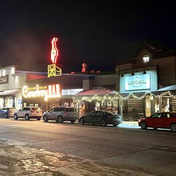 Local Restaurant & Bar - Outside - New American Near Me - Jackson, Wyoming
