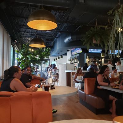 Midtown Social Restaurant & Bar by null