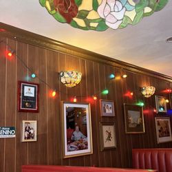Tony & Elaine’s - Inside