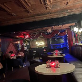 Eden Cocktail Room - Empty on a Saturday night - Speakeasies Near Me - Austin, Texas