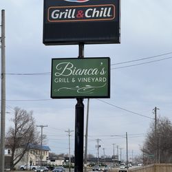 Bianca’s Grill and Vineyard - Sign
