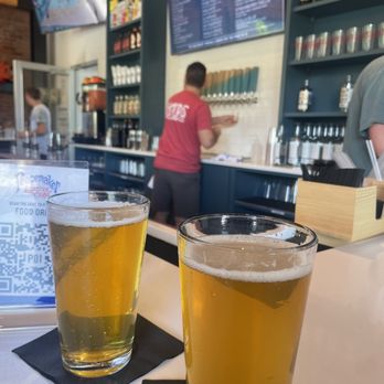 4 Hands Peacemaker - Field days and Divided skys - Breweries Near Me - Kirkwood, Missouri
