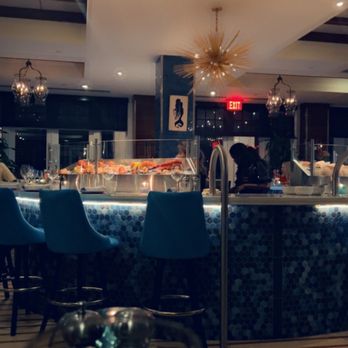 1606 Restaurant & Oyster Bar - Raw Bar - New American Near Me - Gloucester, Massachusetts