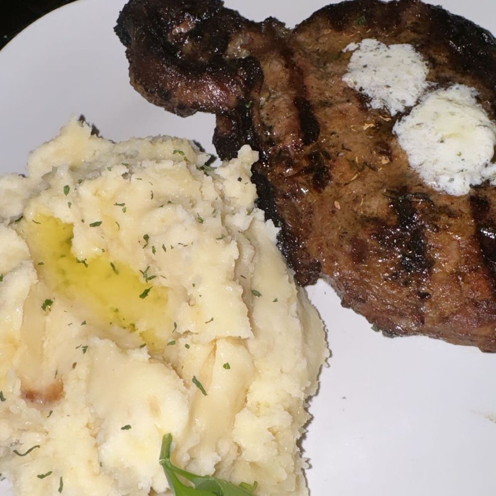 PoppinCorks Bistro - garlic, mashed potatoes and steak - Desserts Near Me - Flossmoor, Illinois PoppinCorks Bistro - garlic, mashed potatoes and steak - Desserts Near Me - Flossmoor, Illinois