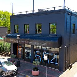 Salon 554 - We invite you to experience Salon 554!