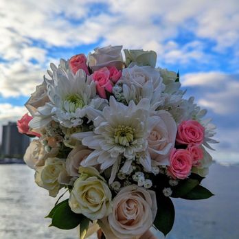Hanapua Flowers - Beautiful bouquet - Florists Near Me - Honolulu, Hawaii
