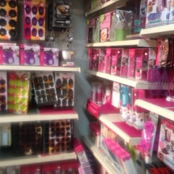 Maxi Bazar - Home Decor Near Me - Geneva, GE