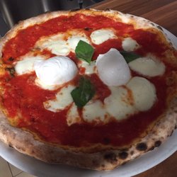 Pizza Vola - Pizza mit Büffel Mozzarella