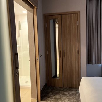Fremont Marriott Silicon Valley - Closet space - Hotels Near Me - Fremont, California Fremont Marriott Silicon Valley - Closet space - Hotels Near Me - Fremont, California