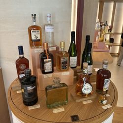 Maison Rémy Martin - Gift shop offerings