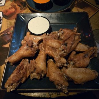 Blackbird's Bar & Restaurant - Wings - Pubs Near Me - Astoria, New York